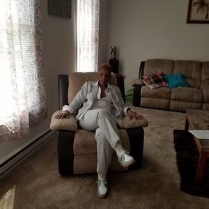 Meet your Posher, Joy